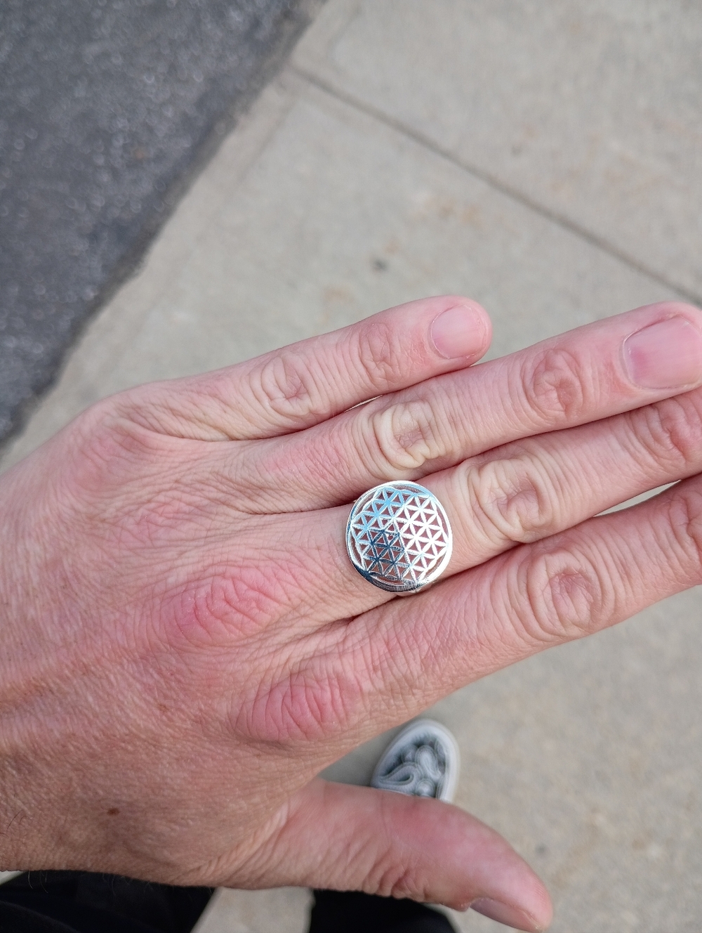 Men's Silver Geometric Signet Ring - Modern Pyramid Pattern